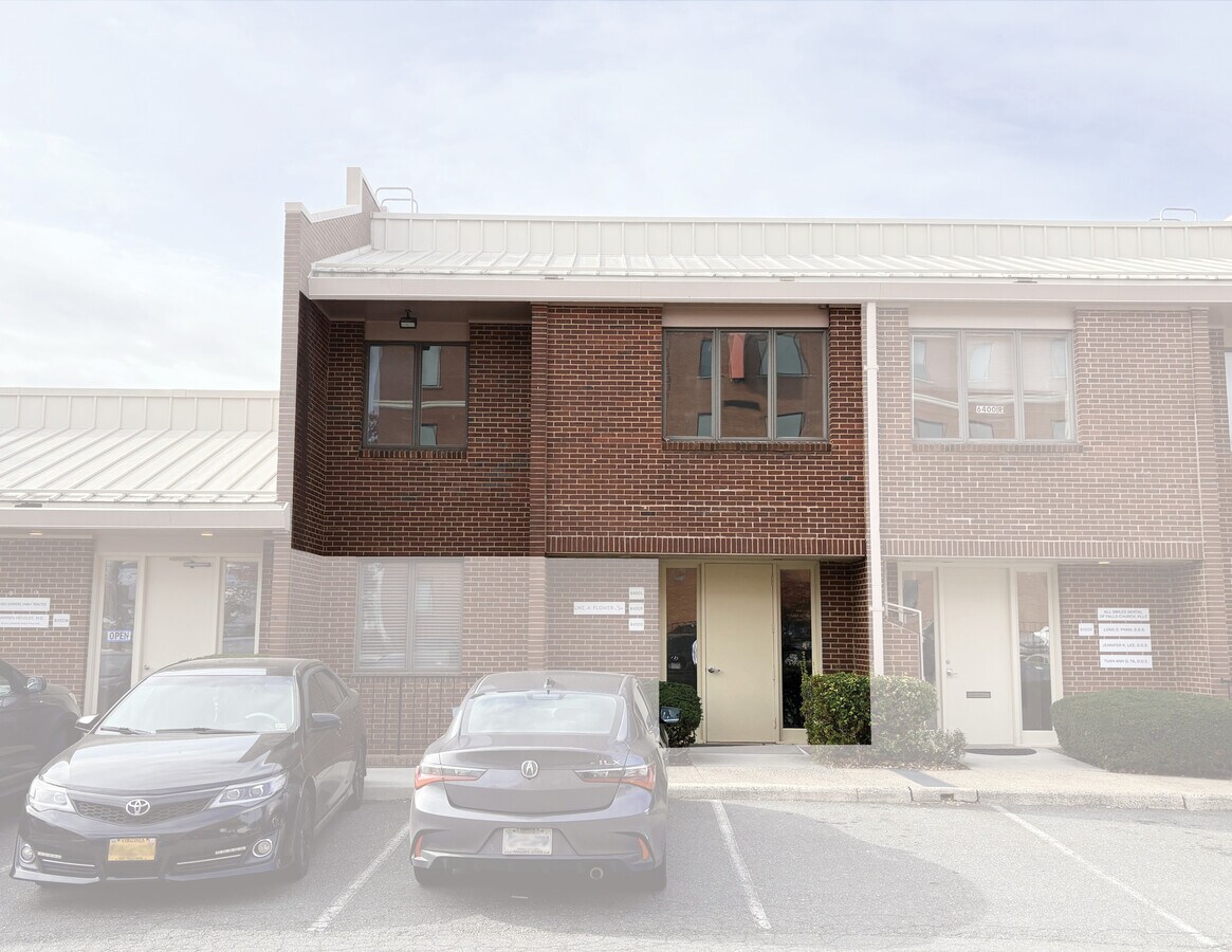 6400 Seven Corners Pl, Falls Church, VA 22044 - Lot S - - Photo intérieure - Image 1 of 4