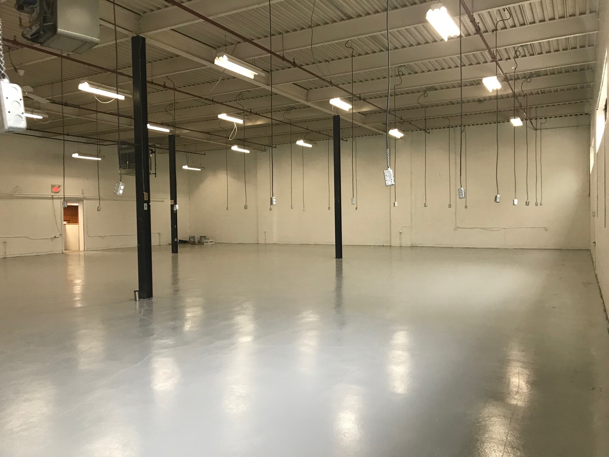 340-390 Saskatoon St, London, ON à louer Photo intérieure– Image 1 sur 7