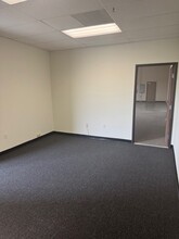 38340 Innovation Ct, Murrieta, CA à louer Photo intérieure– Image 2 sur 7