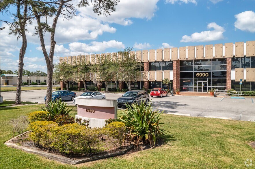 6990 Lake Ellenor Dr, Orlando, FL à louer - Photo de l’immeuble – Image 3 sur 6