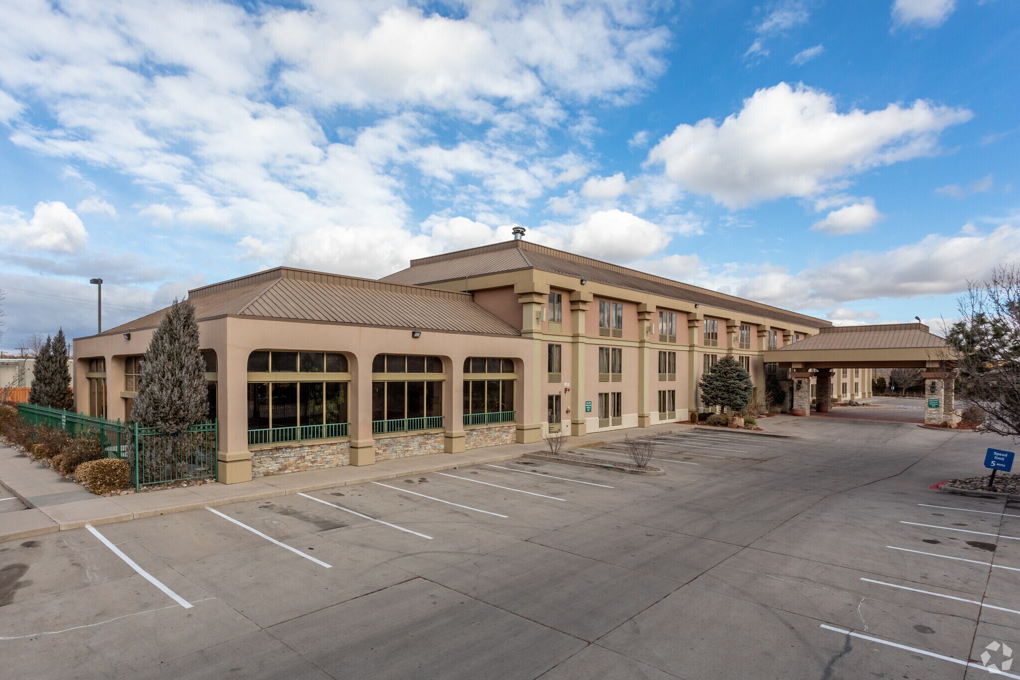 1410 Harrison Rd, Colorado Springs, CO à vendre Photo principale– Image 1 sur 7