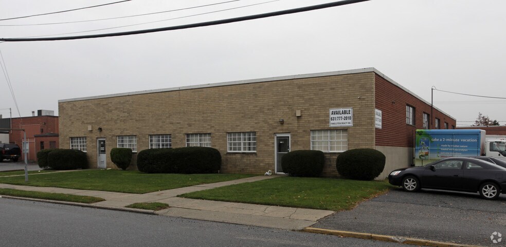 165 Marine St, Farmingdale, NY à louer - Photo de l’immeuble – Image 3 sur 7