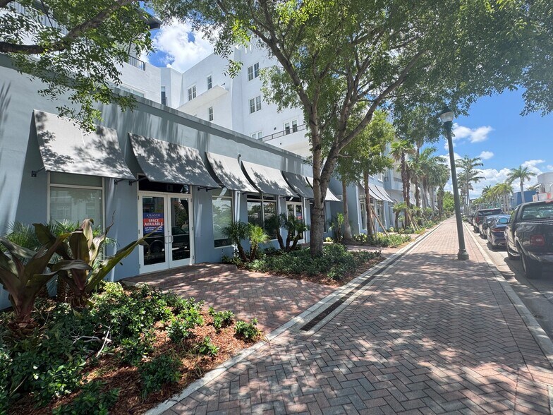 151 NE 5th Ave, Delray Beach, FL à louer - Photo de l’immeuble – Image 2 sur 10