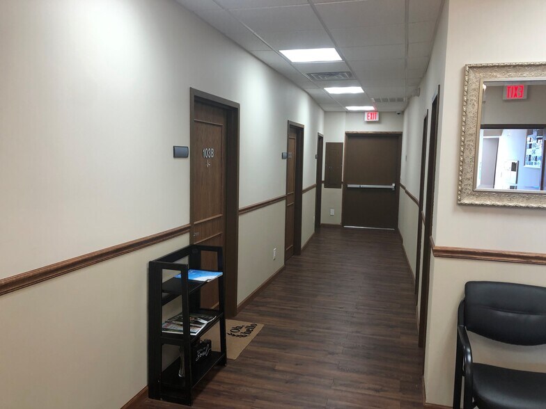 1732 Great Neck Rd, Copiague, NY à louer - Photo intérieure – Image 2 sur 2