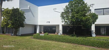 175 Fontainebleau Blvd, Miami, FL à louer Photo intérieure– Image 2 sur 11