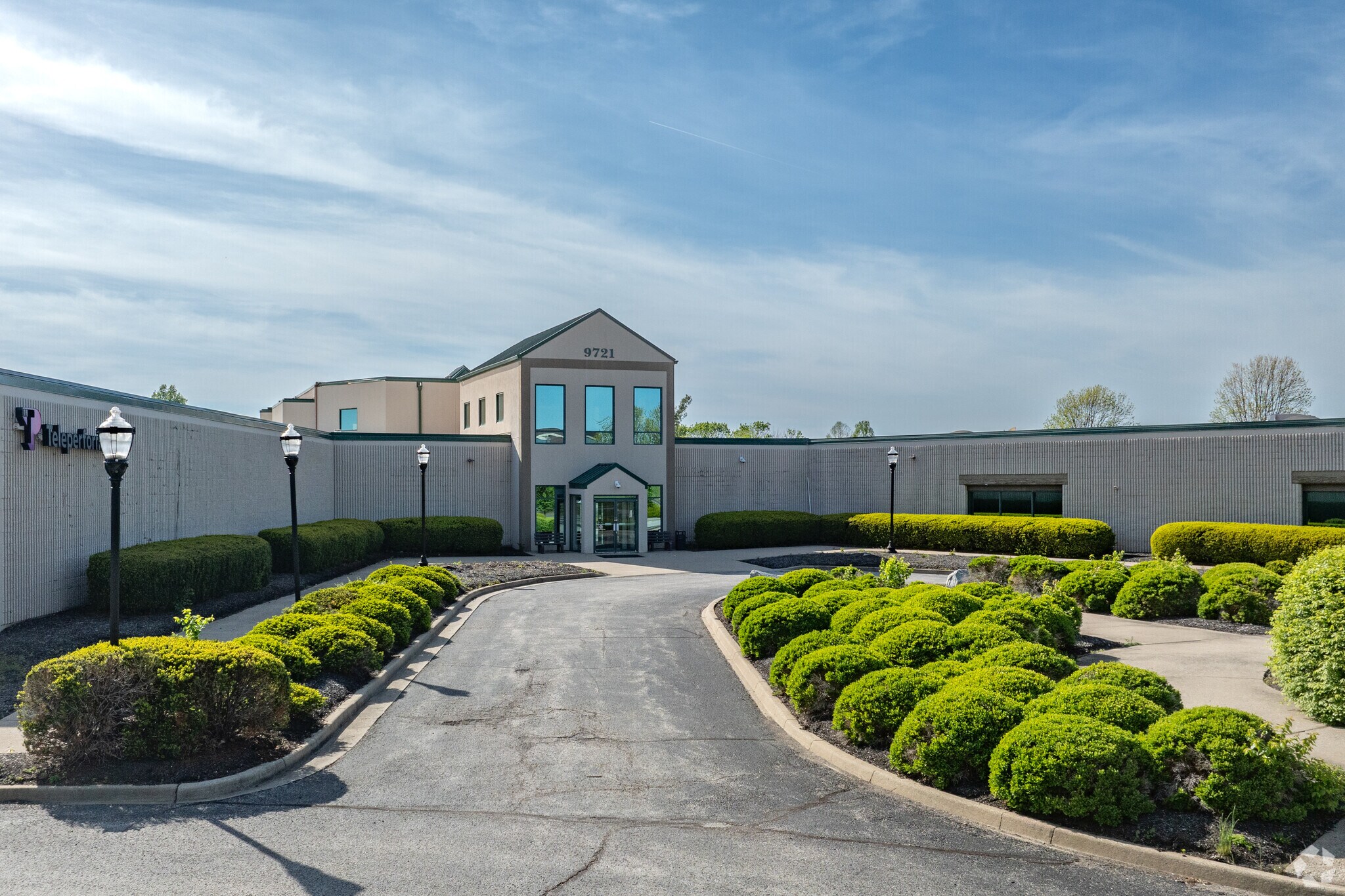 9721 Ormsby Station Rd, Louisville, KY à louer Photo principale– Image 1 sur 25