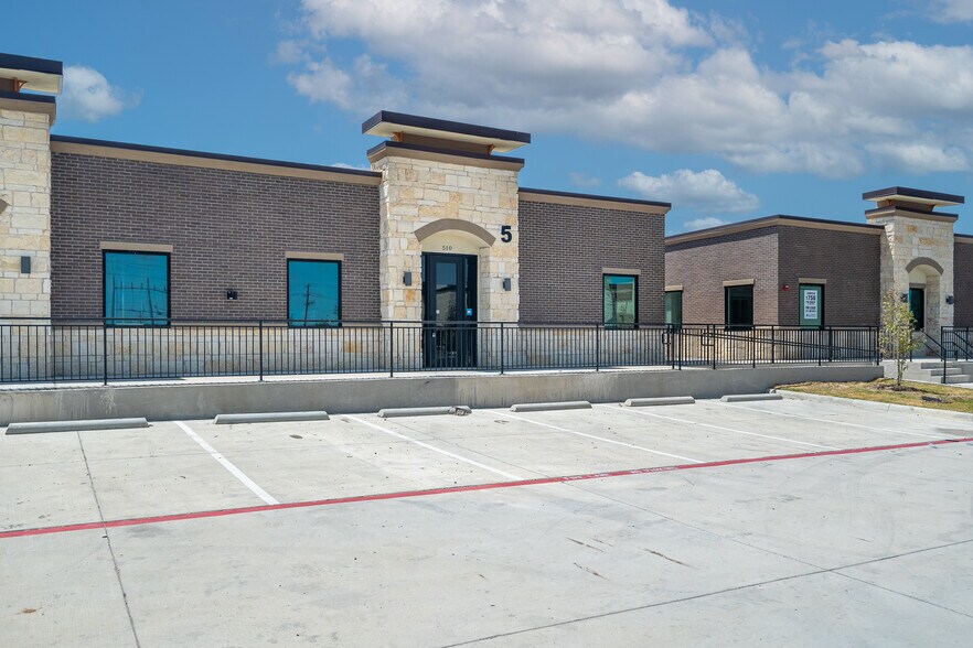 14111 King Rd, Frisco, TX à louer - Photo de l’immeuble – Image 3 sur 12