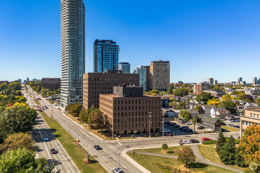 560 Rochester St, Ottawa, ON à louer - Aérien – Image 3 sur 3