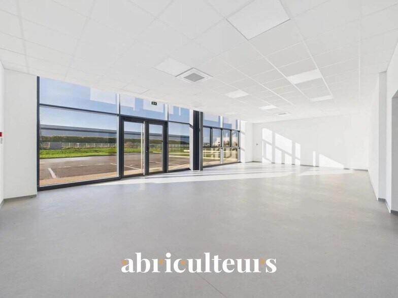 Bureau dans Chartres à vendre - Photo de l’immeuble – Image 2 sur 4