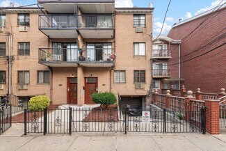 Plus de détails pour 86-18 57th Rd, Elmhurst, NY - Logement à vendre
