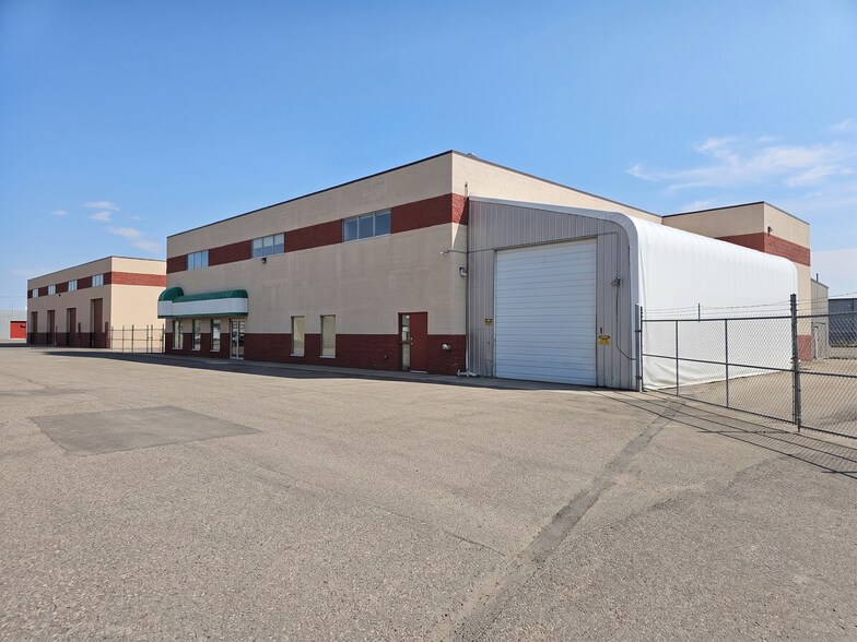 184 Kaska Rd, Sherwood Park, AB à louer - Photo de l’immeuble – Image 2 sur 11