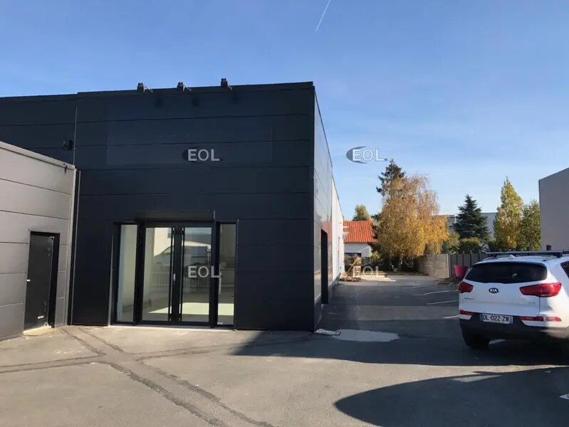 Local d'activités dans Pontault-Combault à vendre Photo de l’immeuble– Image 1 sur 6