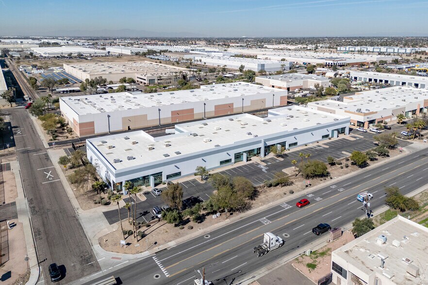 620 N 43rd Ave, Phoenix, AZ à louer - Photo de l’immeuble – Image 2 sur 4