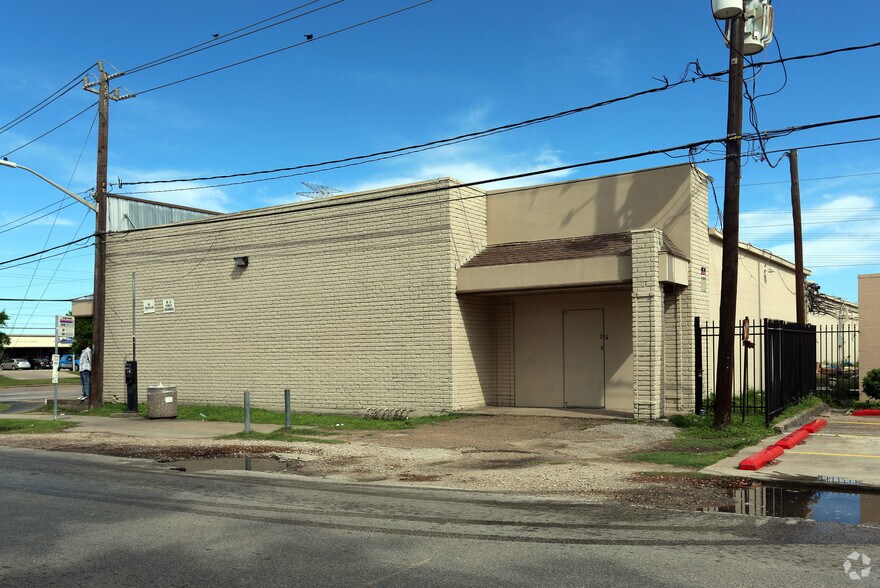 2902-2916 Mangum Rd, Houston, TX à louer - Photo de l’immeuble – Image 3 sur 6