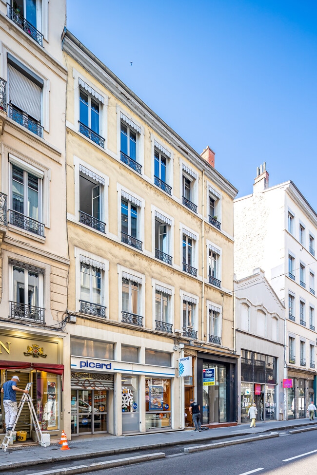 Plus de détails pour Local commercial à louer