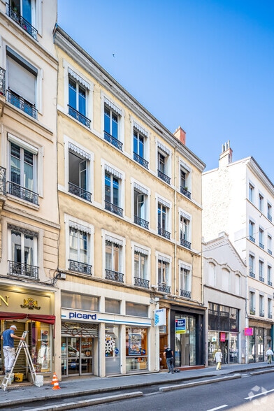 Local commercial dans Lyon à louer - Photo principale – Image 1 sur 3