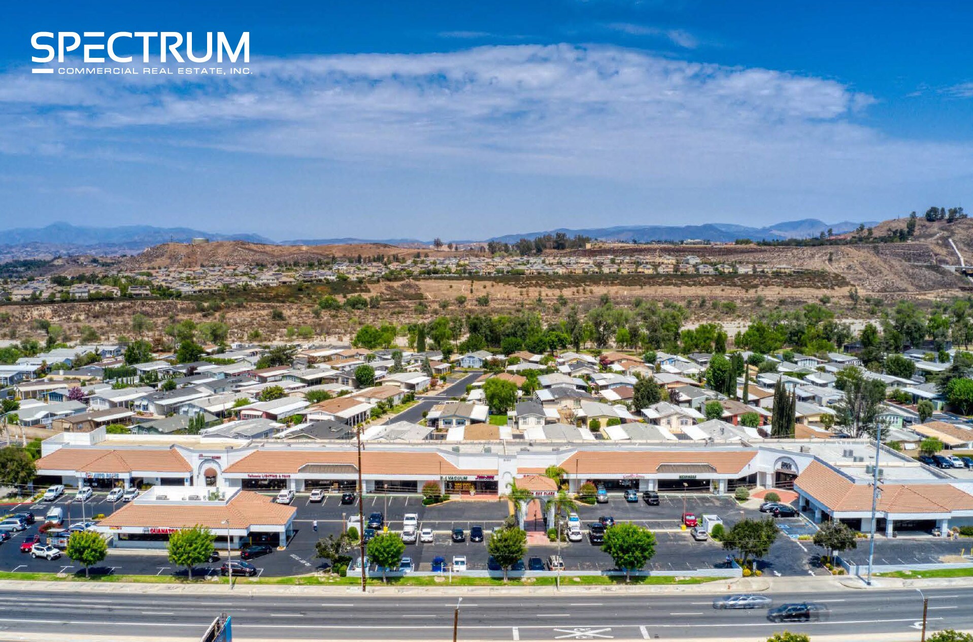 21525 Soledad Canyon Rd, Santa Clarita, CA à louer Photo de l’immeuble– Image 1 sur 9