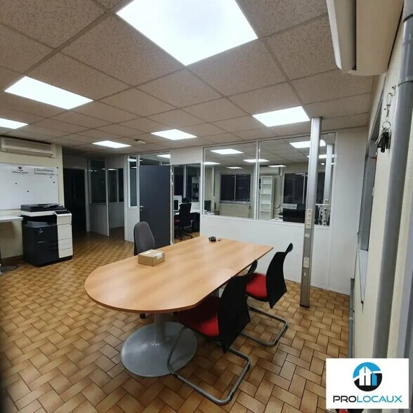 Local d’activités dans Gières à louer - Photo de l’immeuble – Image 3 sur 5