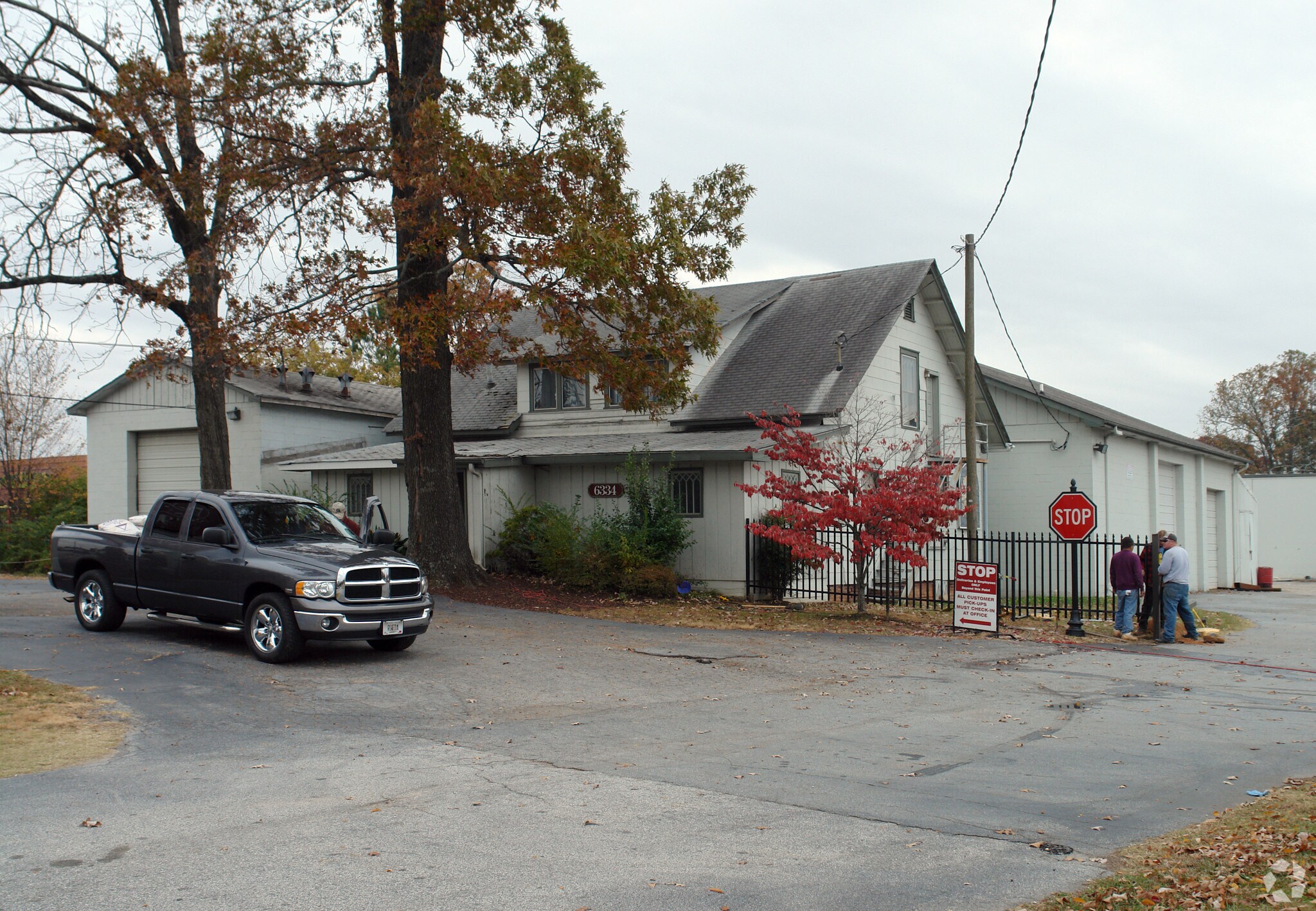 6334 Buford Hwy portefeuille de 2 biens à vendre sur LoopNet.fr Photo principale– Image 1 sur 3
