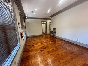 514 W Maple St, Cumming, GA à louer Photo intérieure– Image 2 sur 37