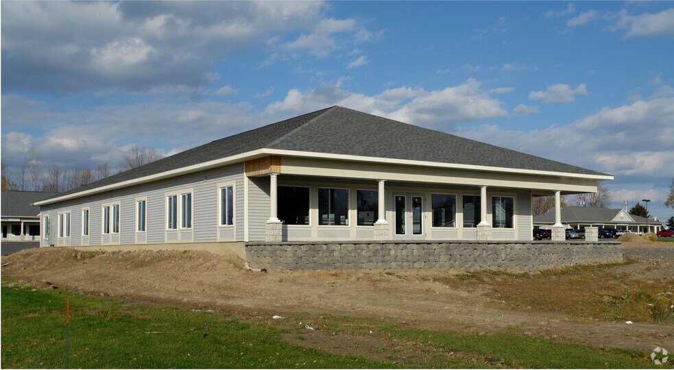 6253 Rt-31, Clay, NY à louer - Photo de l’immeuble – Image 2 sur 4