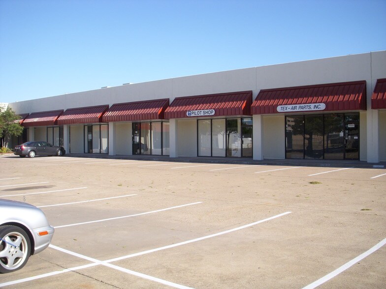 4500 Ratliff Ln, Addison, TX à louer - Photo de l’immeuble – Image 2 sur 4