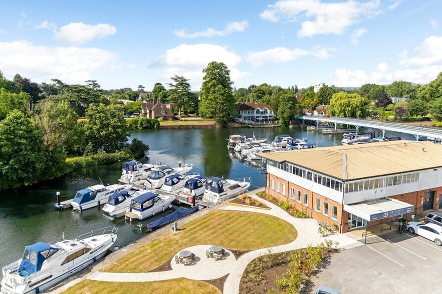 Ferry Ln, Bourne End à louer - Photo de l’immeuble – Image 3 sur 20