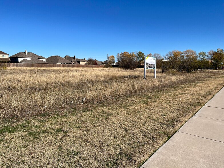 East Bailey Boswell Rd, Saginaw, TX à louer - Photo de la construction – Image 2 sur 7