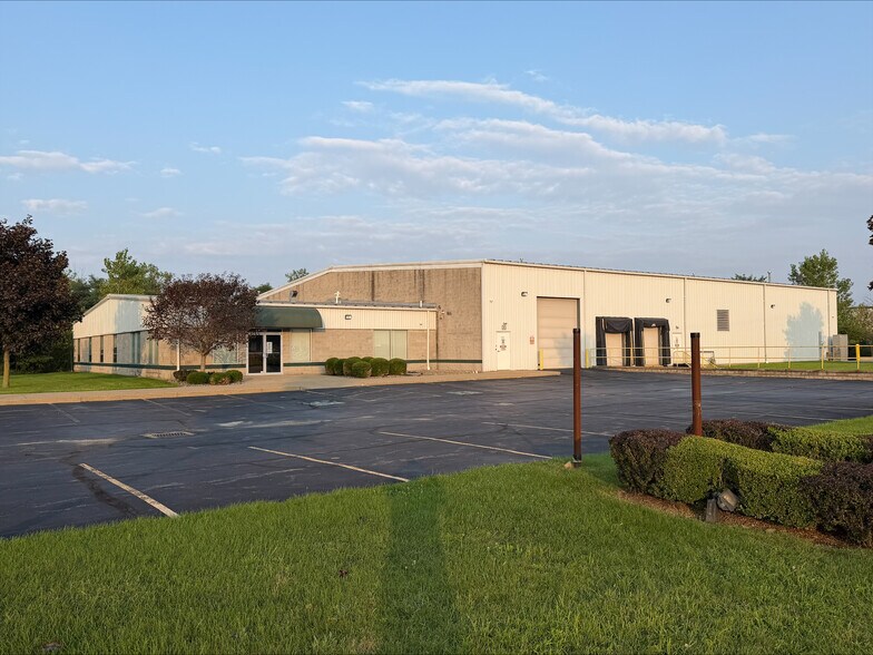 1062 Ohio Works Dr, Youngstown, OH à vendre - Photo de l’immeuble – Image 1 sur 16