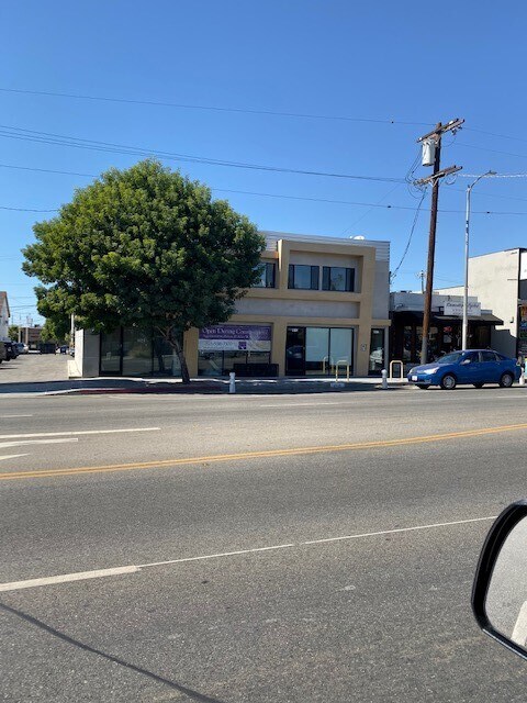 8805-8811 Reseda Blvd, Northridge, CA à louer Photo principale– Image 1 sur 7