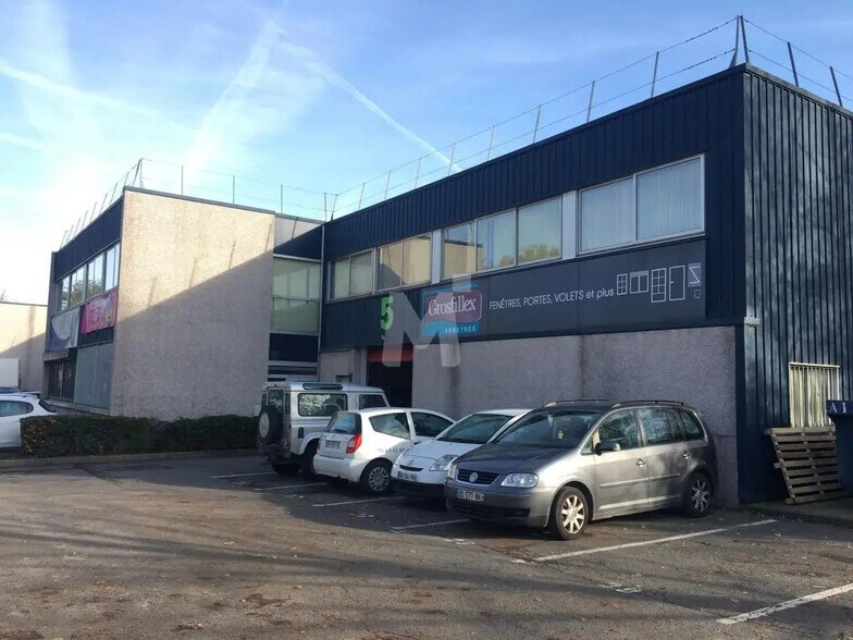Local d’activités dans Wissous à louer - Photo de l’immeuble – Image 2 sur 6