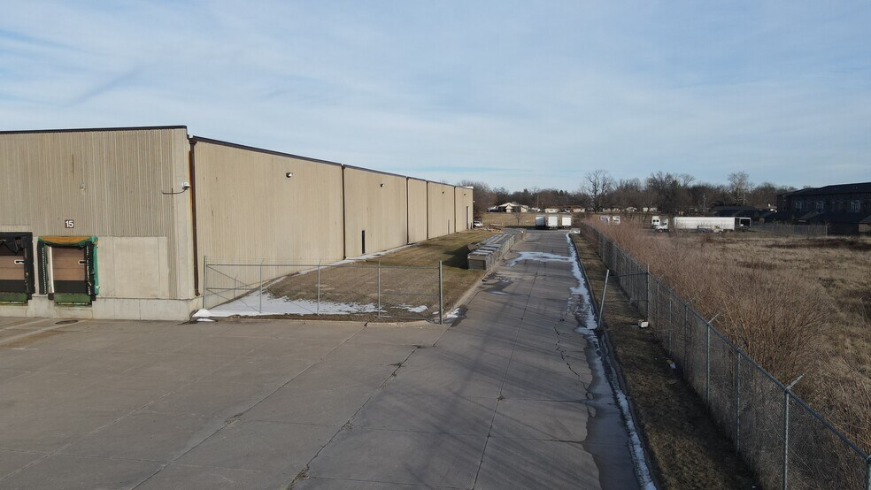 6600 Merle Hay Rd, Johnston, IA à louer - Photo de l’immeuble – Image 3 sur 13