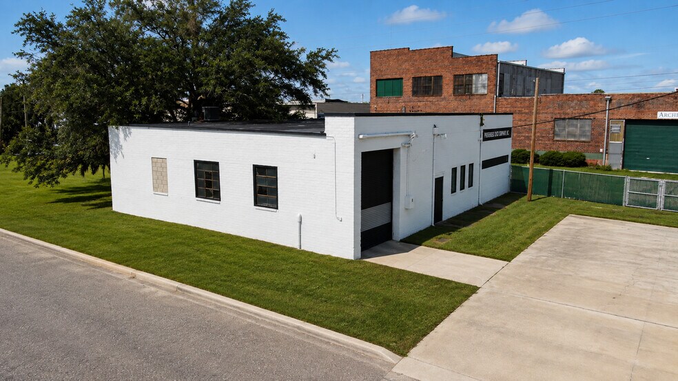 4 Building Industrial Portfolio portefeuille de 4 biens à vendre sur LoopNet.fr - Photo de l’immeuble – Image 3 sur 5