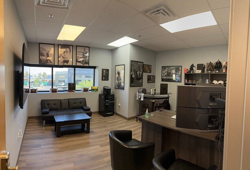 5474 Stephanie St, Las Vegas, NV à louer - Photo de l’immeuble – Image 2 sur 4