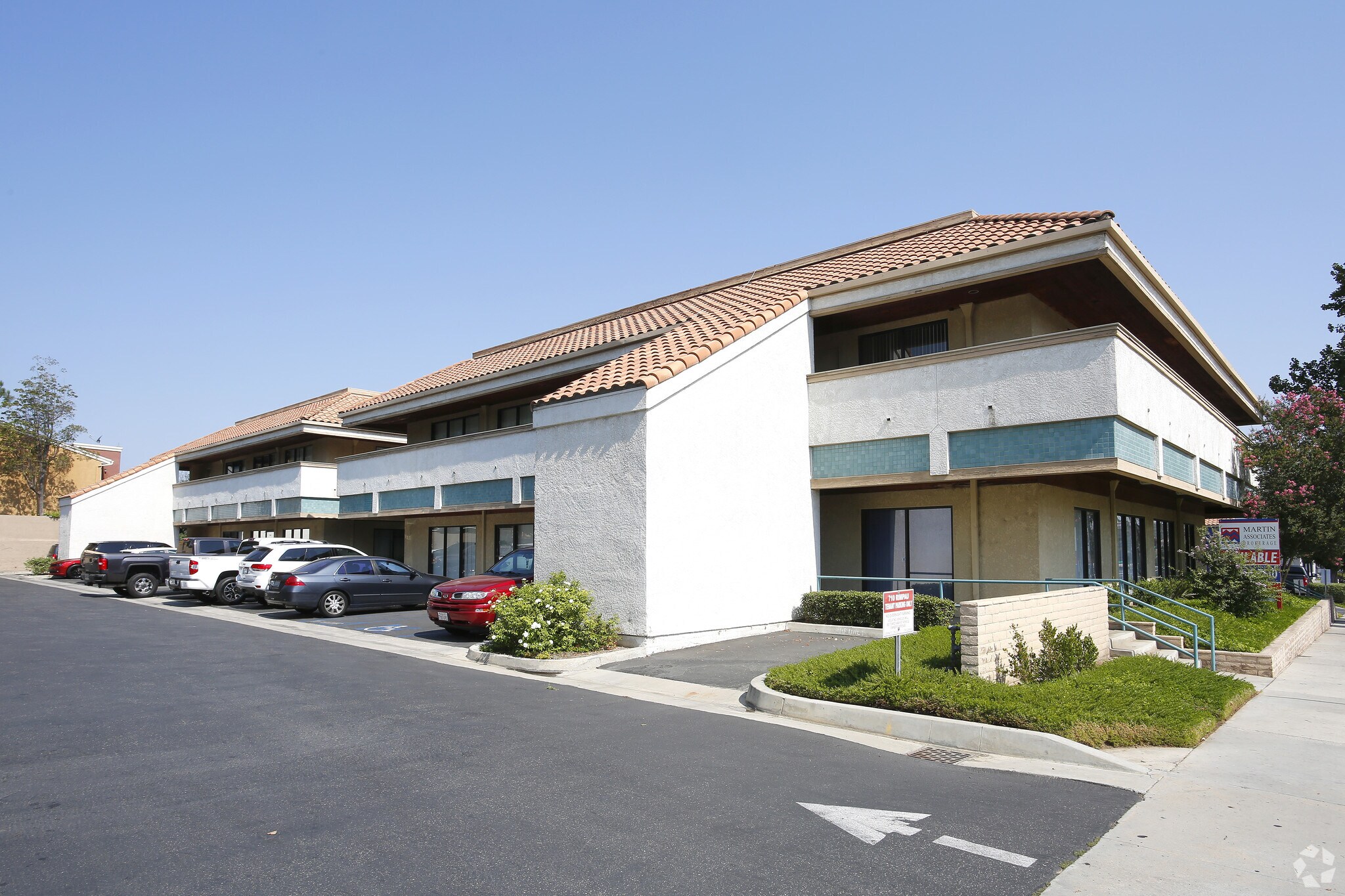 710 Rimpau Ave, Corona, CA à louer Photo principale– Image 1 sur 5