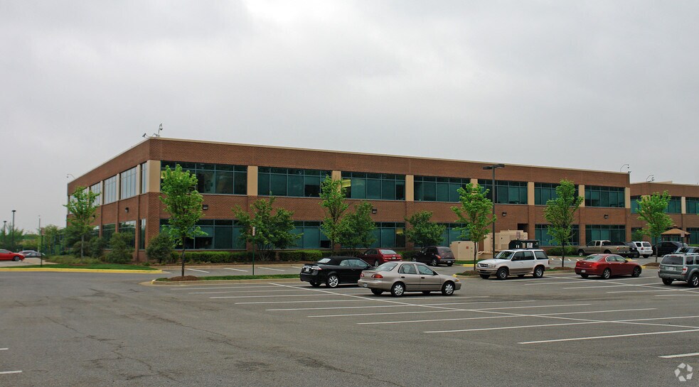 7375 Boston Blvd, Springfield, VA à louer - Photo de l’immeuble – Image 2 sur 2