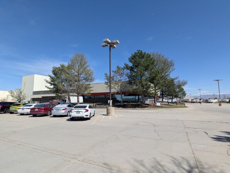 5850 W Amelia Earhart Dr, Salt Lake City, UT à louer - Photo de l’immeuble – Image 2 sur 7