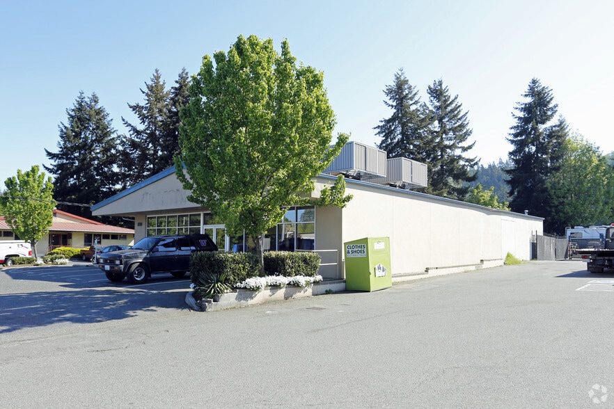 810 Front St N, Issaquah, WA à louer - Photo principale – Image 1 sur 4