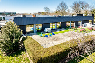 Plus de détails pour 1 Crossways Park Dr, Woodbury, NY - Industriel/Logistique à vendre
