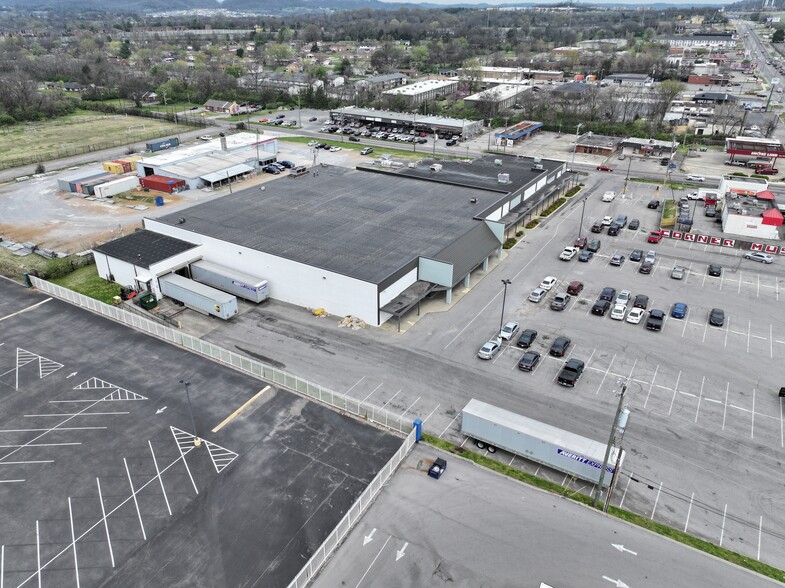 3046-3050 Dickerson Pike, Nashville, TN à louer - Photo de l’immeuble – Image 3 sur 5
