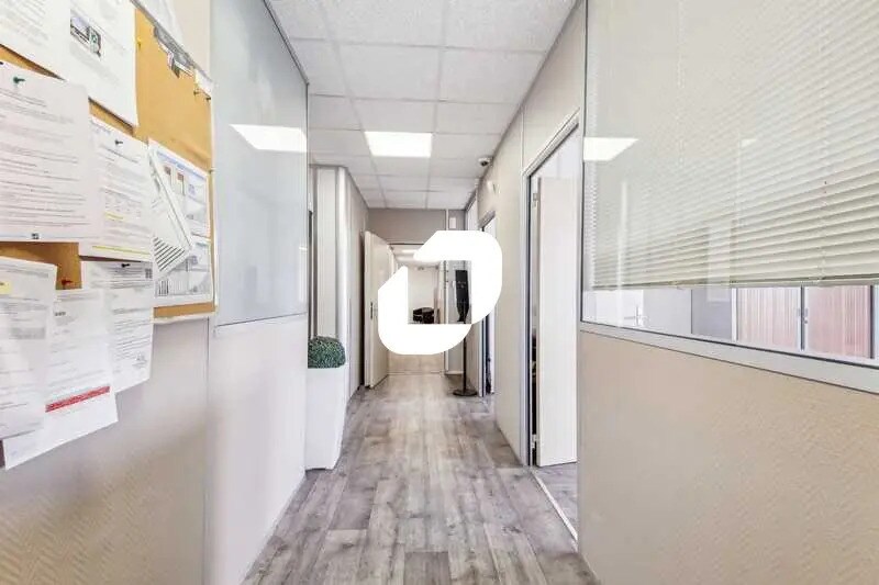 Bureau dans Cergy à louer - Photo de l’immeuble – Image 3 sur 15