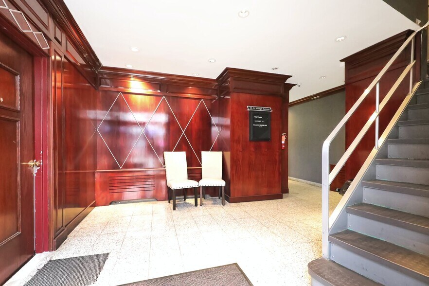 45 N Village Ave, Rockville Centre, NY à louer - Photo de l’immeuble – Image 2 sur 5