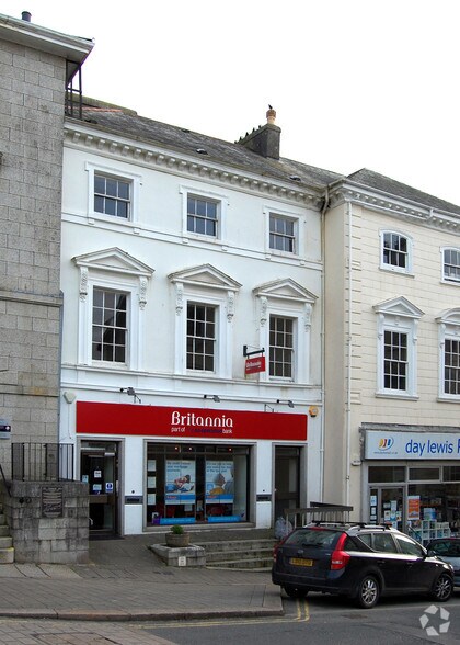 2 Pike St, Liskeard à vendre - Photo principale – Image 1 sur 2