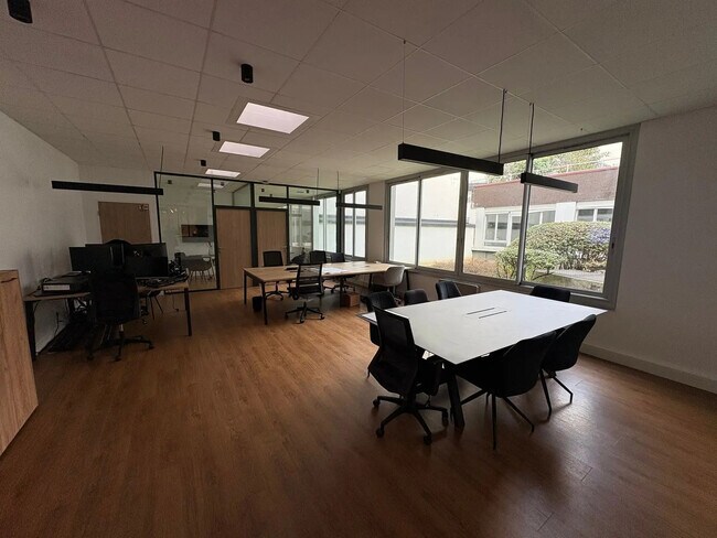 Plus de détails pour Bureau à louer