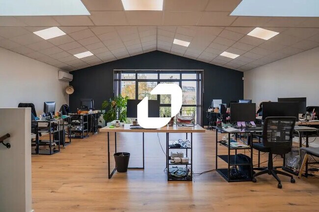 Plus de détails pour Bureau à louer