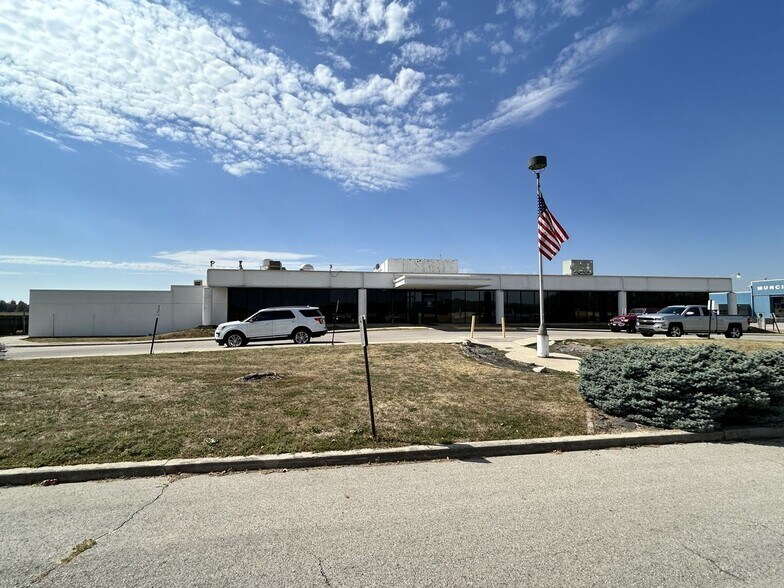 5201 N Walnut St, Muncie, IN à vendre - Photo principale – Image 1 sur 8