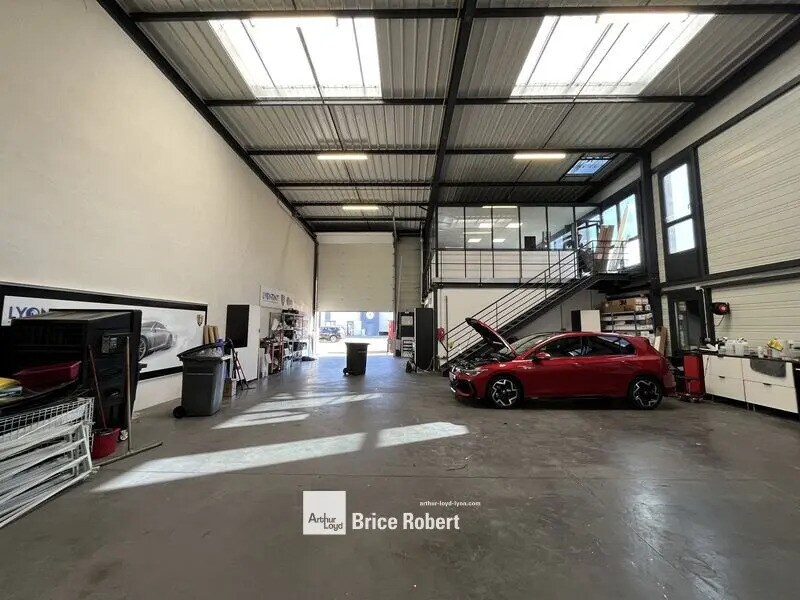 Local d’activités dans Saint-Fons à louer Photo intérieure– Image 1 sur 2