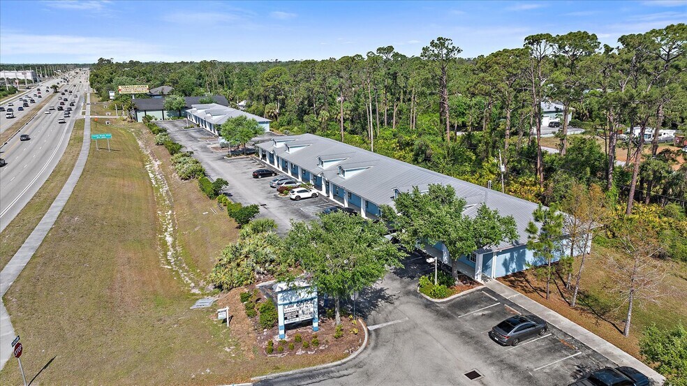 946 Tamiami Trl, Port Charlotte, FL à vendre - Photo de l’immeuble – Image 3 sur 8