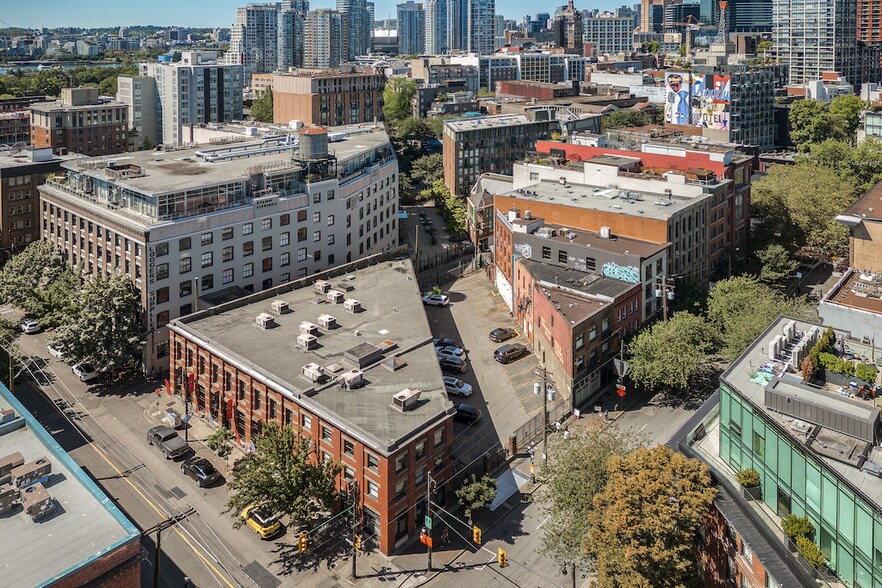 211 Columbia St, Vancouver, BC à vendre - Photo de l’immeuble – Image 2 sur 27