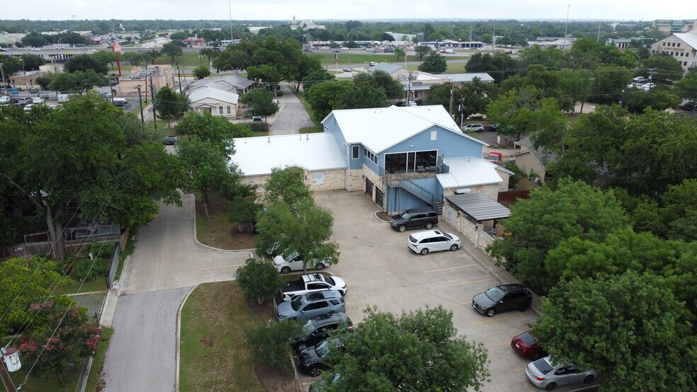 12 Chisholm Trl, Round Rock, TX à louer - Photo de l’immeuble – Image 3 sur 16
